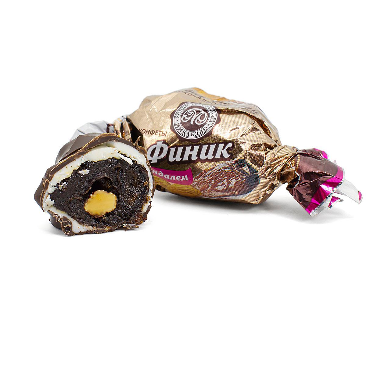 Конфеты Финик в бело-темной шоколадной глазури с грецким орехом, 3 кг