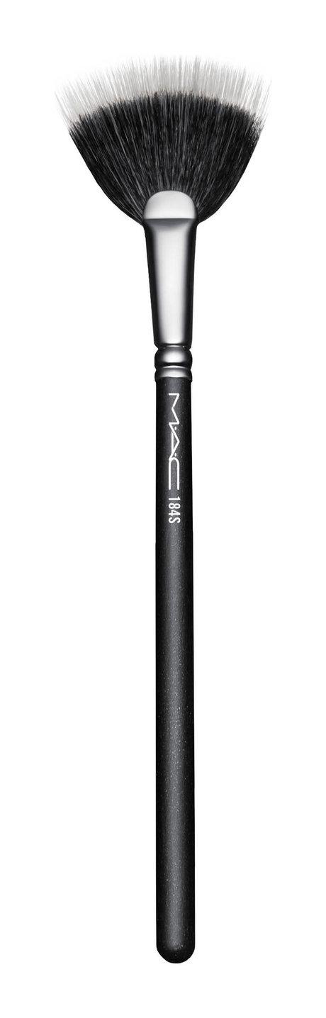 MAC Duo Fibre Fan Synthetic Brush 184S