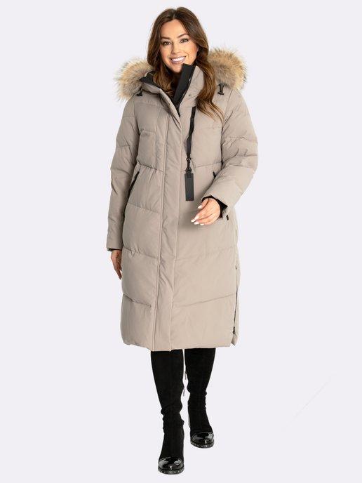 Пальто утепленное стеганое зимнее с капюшоном с мехом