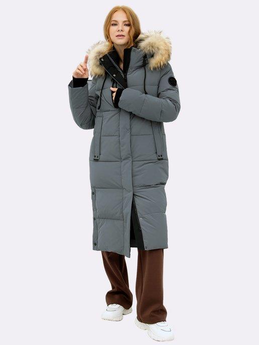 Пальто утепленное с капюшоном и мехом енота