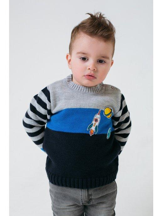 Вязаный детский свитер