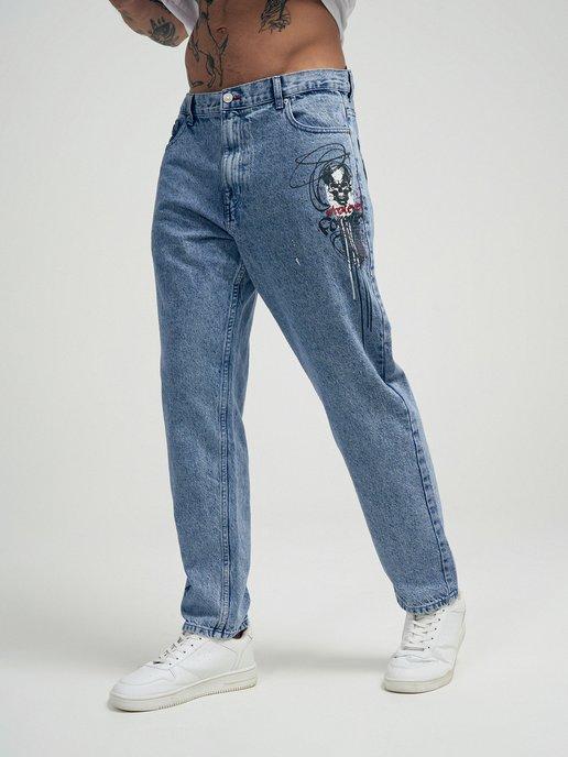 Зауженные джинсы с принтом