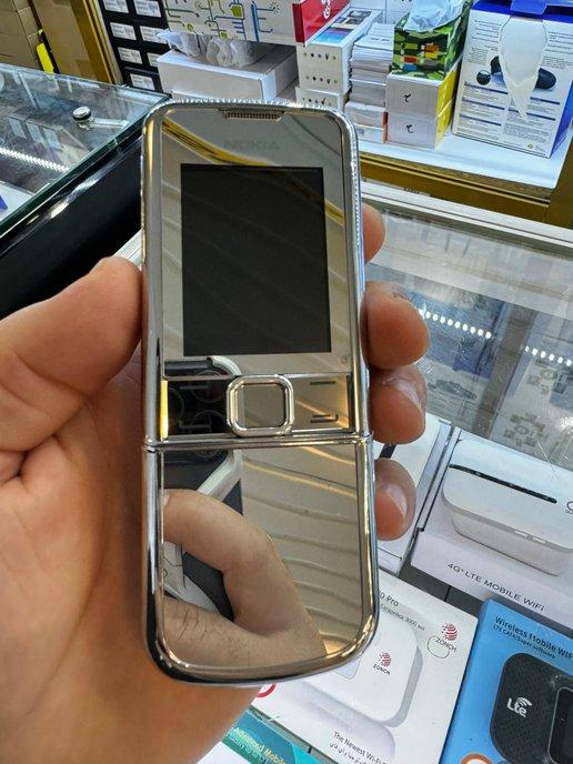 Раздвижной кнопочный телефон Nokia 8800 слайдер